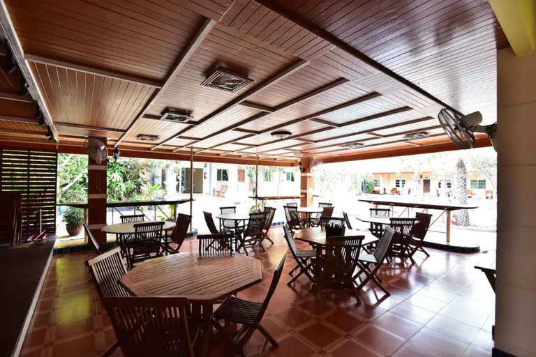 Food & Drinks 5, Ampan Resort & Apartment, Bang Lamung