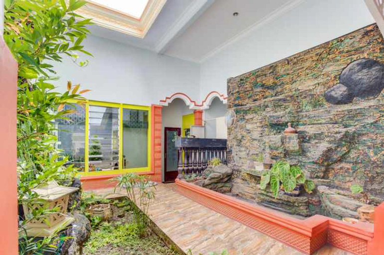 KoolKost Syariah near Universitas Merdeka Madiun (Minimum Stay 6 Nights), Madiun
