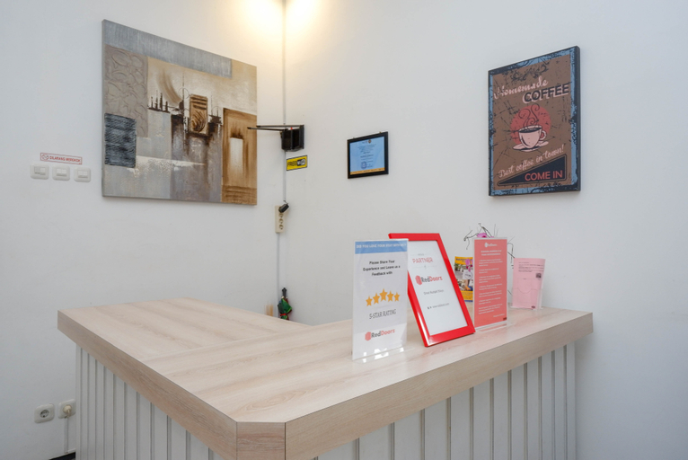 Public Area 3, RedDoorz near XT Square 4, Yogyakarta