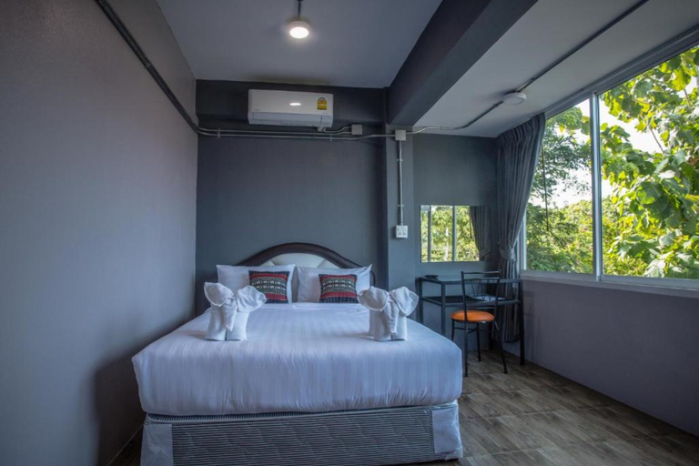 Baan Chang Hotel & Coffee House Room Type - Queen Bed Room