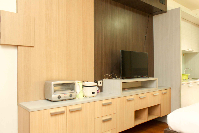 Others 2, Comfort Studio Apartment at Metropark Condominium Jababeka By Travelio, Cikarang