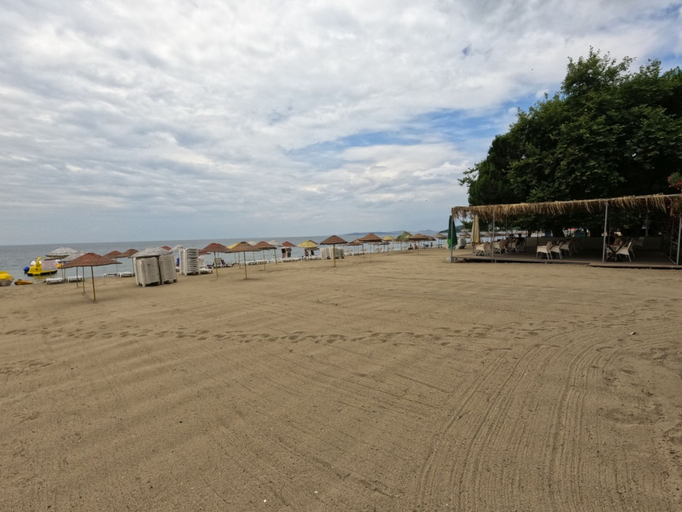 Others, Casatuana Otel, Erdek