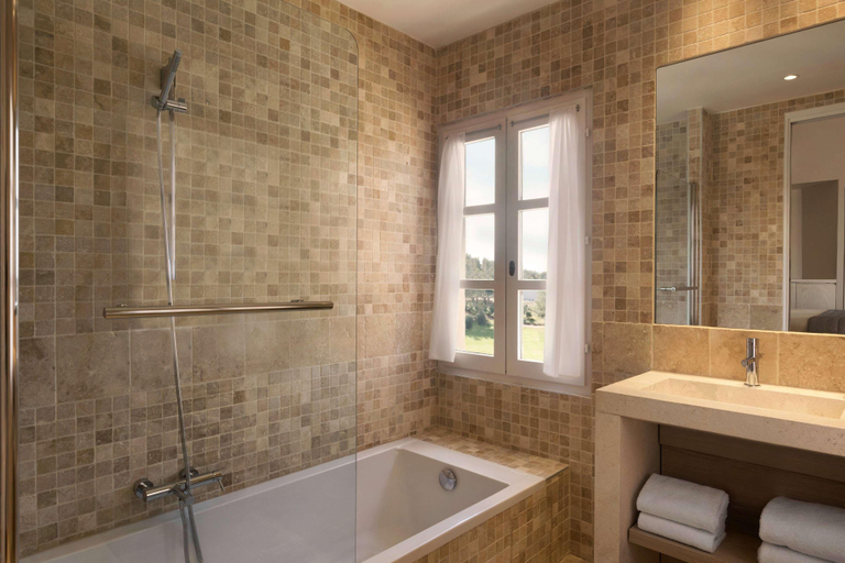Bathroom 5, Le Fregate Provence, Var