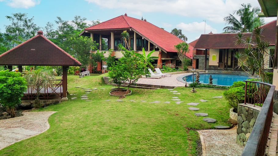 Others 2, Villa Petra Ungaran, Semarang