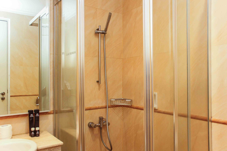 Bedroom 5, High Floor and Strategic 3BR Apartment at FX Residence By Travelio, Central Jakarta