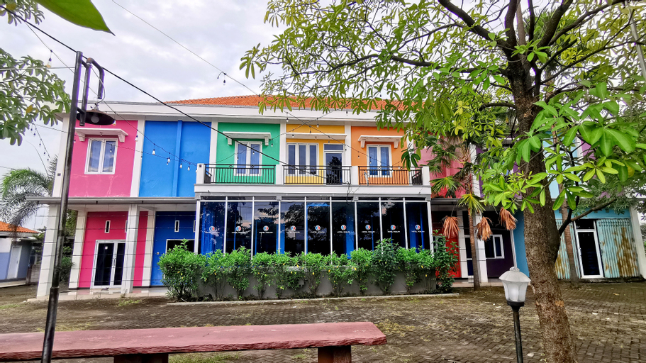 Exterior & Views 2, Hotel Aqiilah Syariah, Lamongan