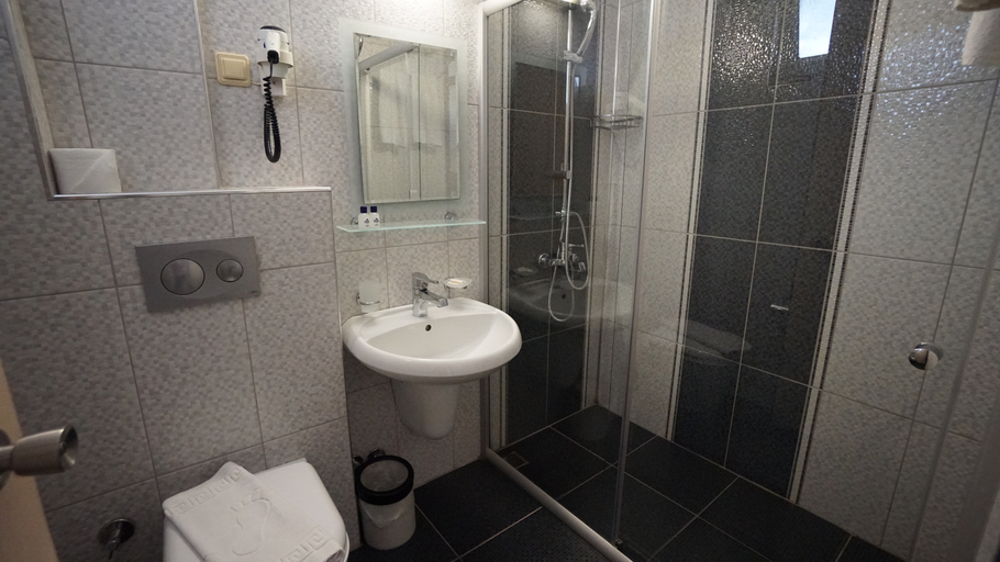 Bathroom 5, Kleopatra Balik Hotel, Alanya