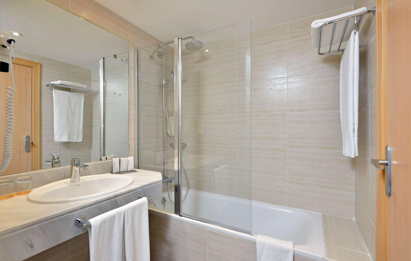 Bathroom, Sol Palmanova-Mirlos Tordos, Baleares