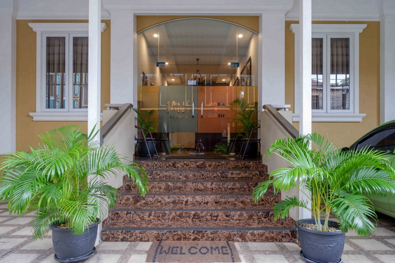 Exterior & Views 15