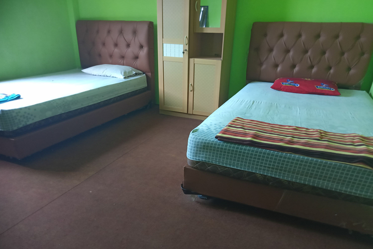 Bedroom 3, Ogies Beach Hotel, Pelalawan