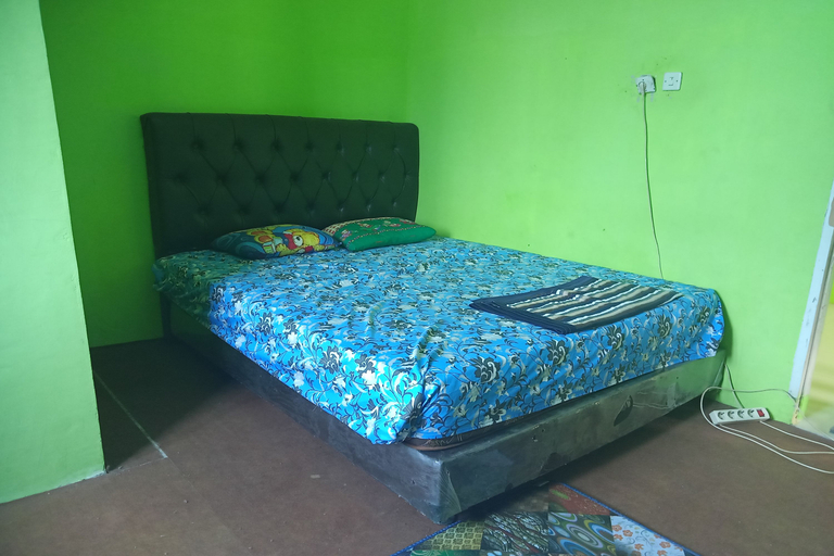 Bedroom 4, Ogies Beach Hotel, Pelalawan