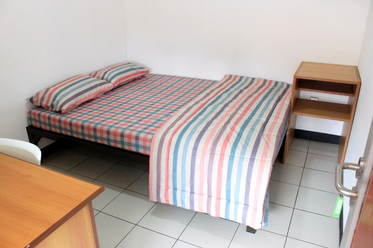 Bedroom 5, De Riau Cottage by HouseinBandung, Bandung