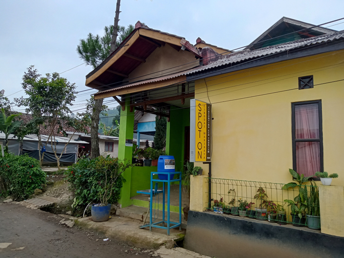 Exterior & Views 3, OYO Homes 90849 Cibeunying Homestay Cibodas Maribaya, Bandung
