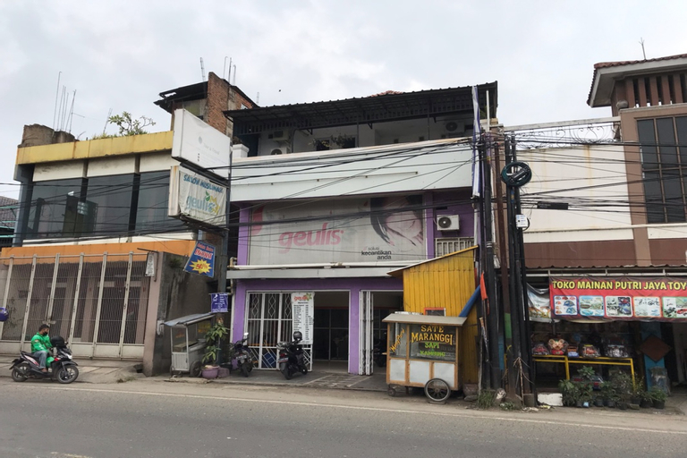OYO 90873 Orchid Guesthouse, Bandung