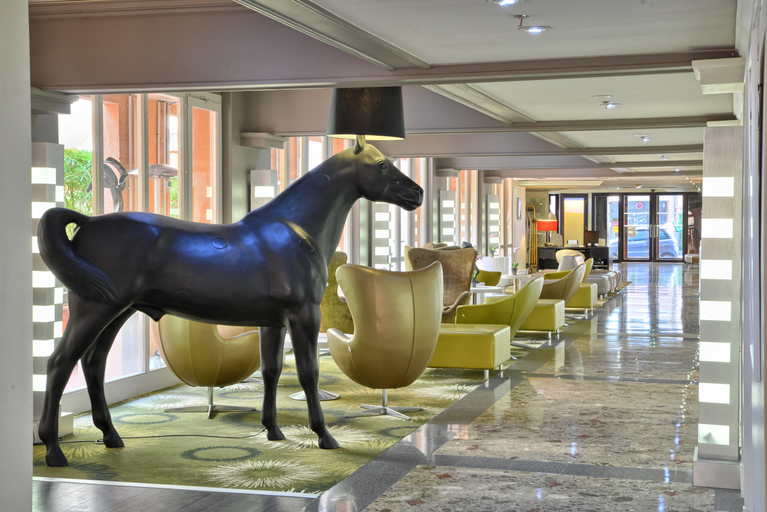 Public Area 4, Plaza Hotel Capitole Toulouse, Haute-Garonne