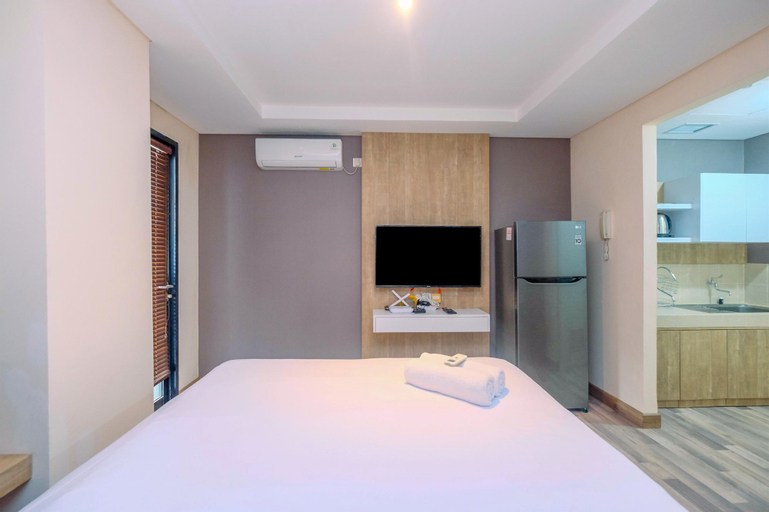 Elegant and Comfort Studio Kebayoran Icon Apartment By Travelio, South Jakarta