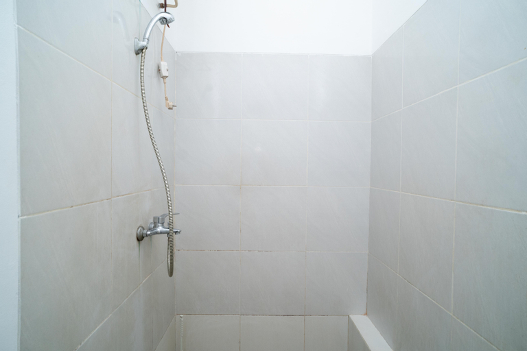 KoolKost near Lottemart Bintaro 2 (Minimum Stay 30 Nights), South Tangerang