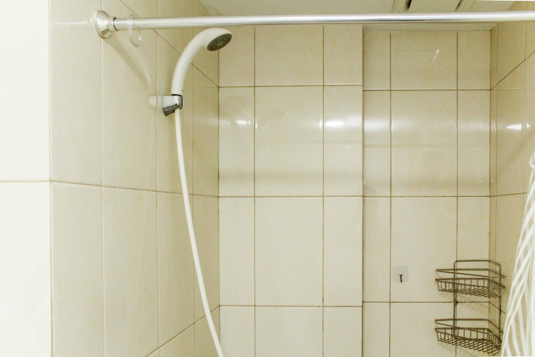 Bathroom 5, Spacious and Good 2BR at Springlake Summarecon Bekasi Apartment By Travelio, Bekasi
