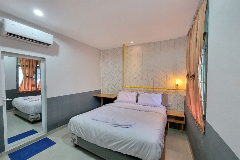 Bedroom 1, SUPER OYO 90874 Millenium Inn 2, Medan