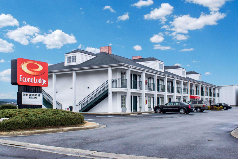 Exterior & Views 3, Econo Lodge Greenville near University, Pitt