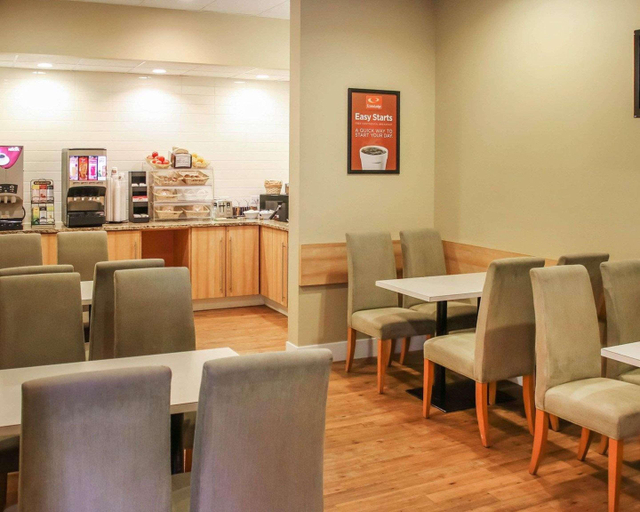 Food & Drinks 5, Econo Lodge Winnipeg South, Division No. 11