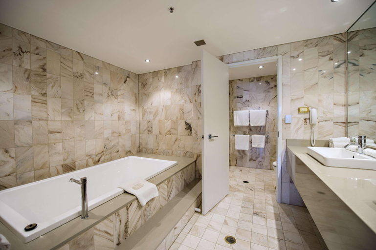 Bathroom 5, Hilton Darwin, Darwin