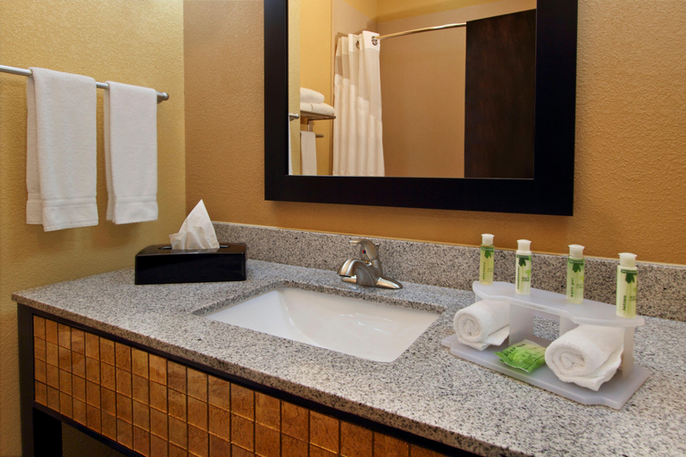 Bathroom 14