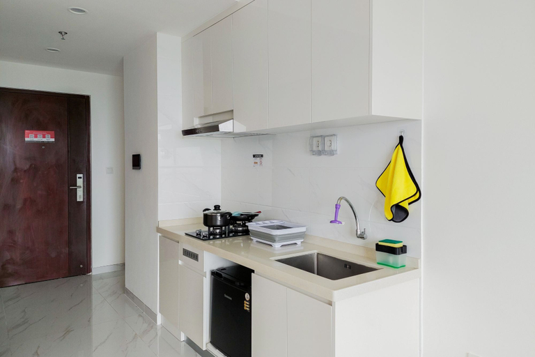 Others 4, Elegant and Strategic 2BR Sky House BSD Apartment By Travelio, Tangerang Selatan