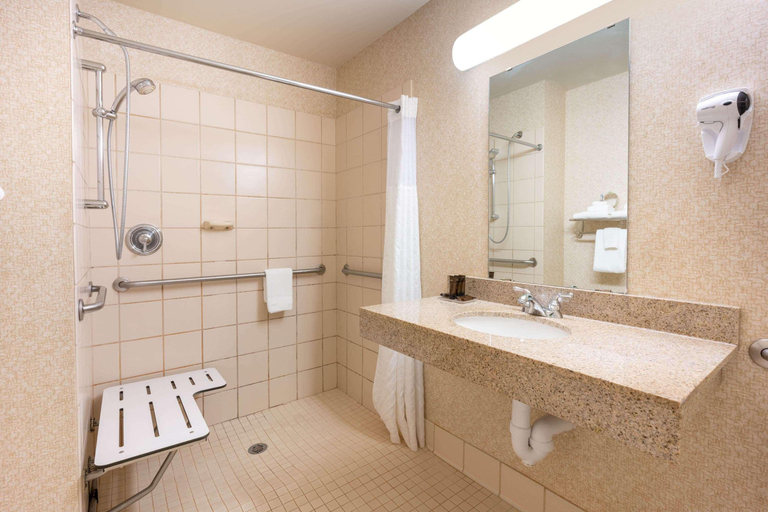 Bathroom 4, Wingate By Wyndham Helena Airport, Lewis and Clark