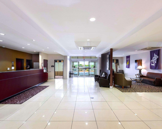 Public Area 3, Comfort Suites University, Taylor