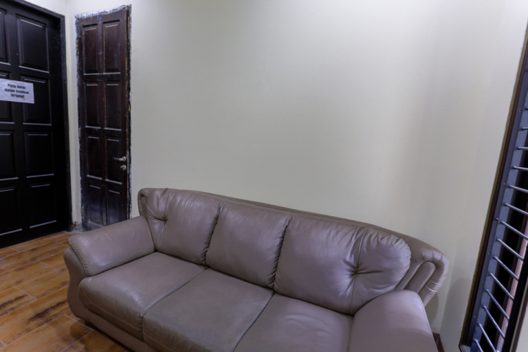 Public Area 2, Hotel O Point Inn, West Jakarta
