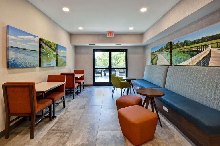 Public Area 2, Hampton Inn Potomac Mills/Woodbridge, Prince William