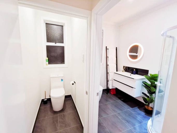 Bathroom 2, Breathtaking sea view house, Waitaki