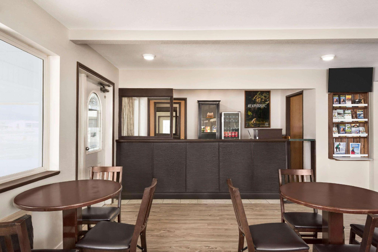 Public Area 2, Travelodge by Wyndham McBride, Fraser-Fort George