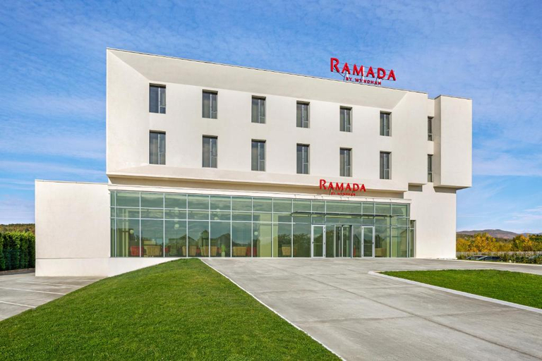 Exterior & Views 5, Ramada by Wyndham Targu JIU, Targu Jiu