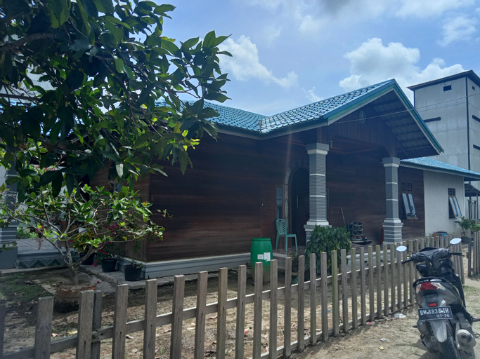 Exterior & Views, Yesi Homestay, Pelalawan