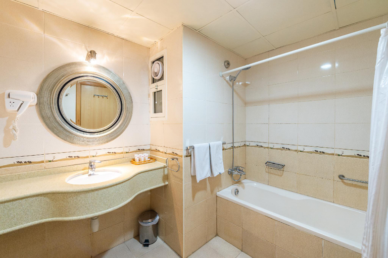 Bathroom 4, Crystal Plaza Hotel, Sharjah City