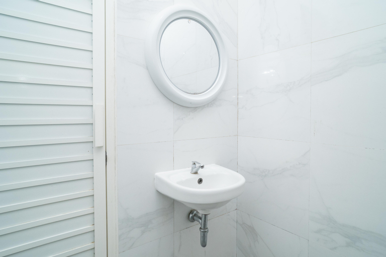 Bathroom 11