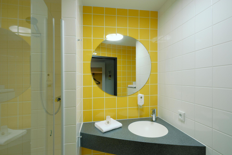Bathroom 5, B&B Hotel Nürnberg-Hbf, Nürnberg