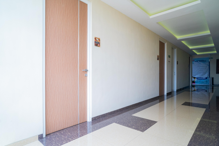 Public Area 2, Urbanview Hotel Omah Anin Batu by RedDoorz, Malang