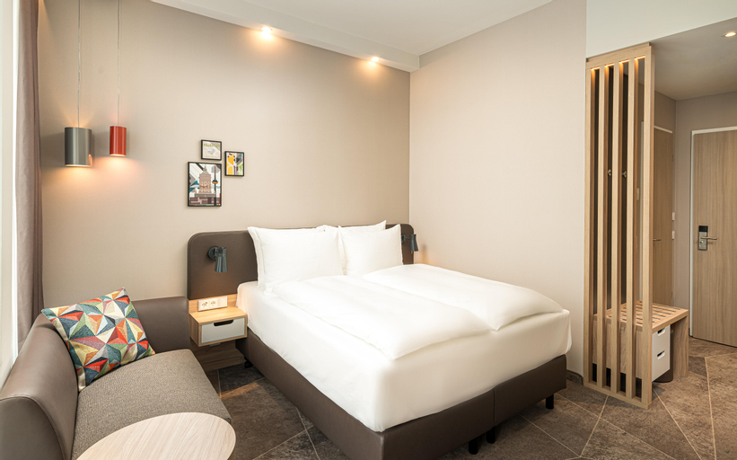 Bedroom 28