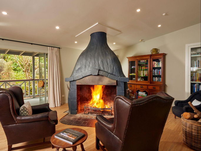 Public Area 3, Awaroa Lodge, Tasman