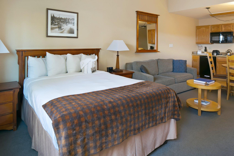 Bedroom 4, Mammoth Mountain Inn, Mono