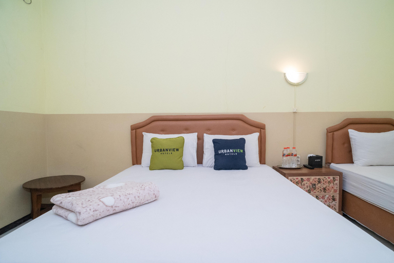 Bedroom 4, Urbanview Hotel de Kopen Malang by RedDoorz, Malang