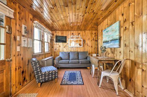 Coastal Retreat Hampton Apt Less Than 1 Mi to Beach!, Rockingham