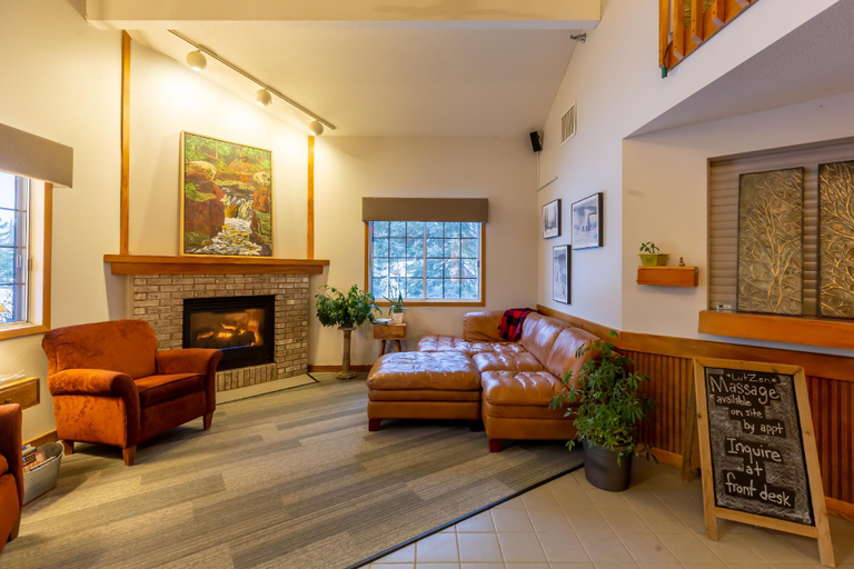 Public Area 4, Mountain Inn at Lutsen, Cook