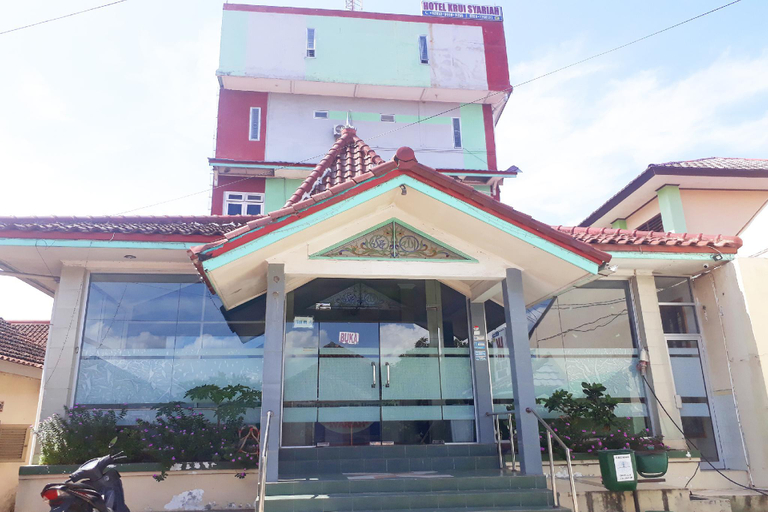 Exterior & Views 1, OYO 2611 Hotel Krui Syariah, West Lampung