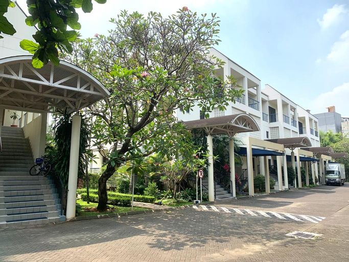 Exterior 23