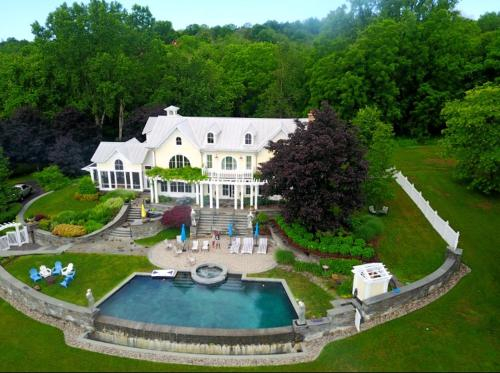 31 Acre Hudson River Estate, Greene