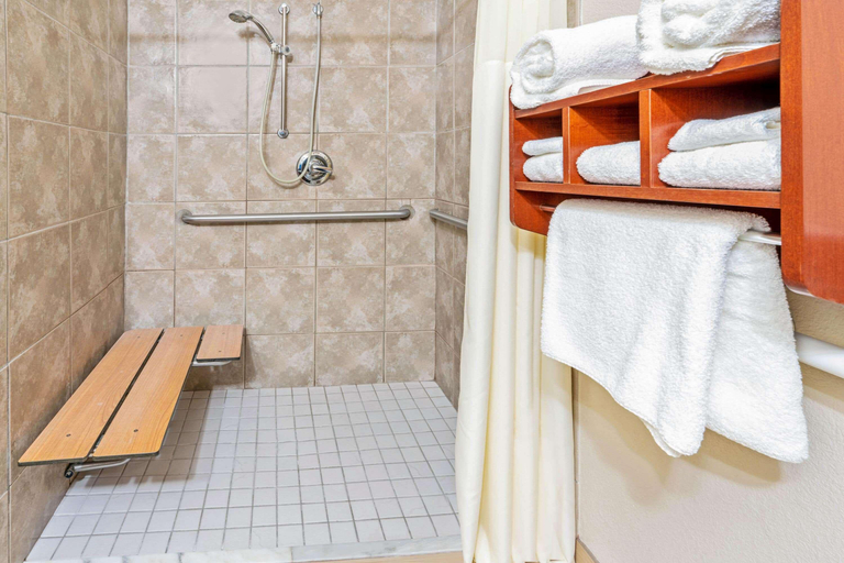 Bathroom 4, La Quinta Inn & Suites Oklahoma City-Midwest City, Oklahoma
